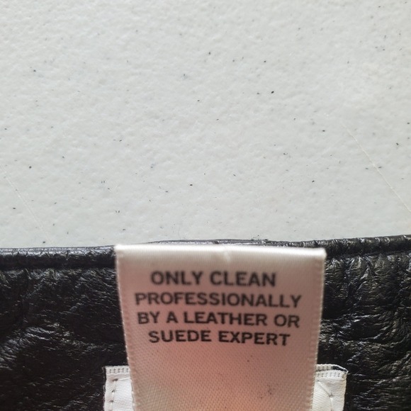 Cache Vintage 90s Y2K Women's Black Cuffed Leather Mini Shorts Size 4 - Picture 2 of 10